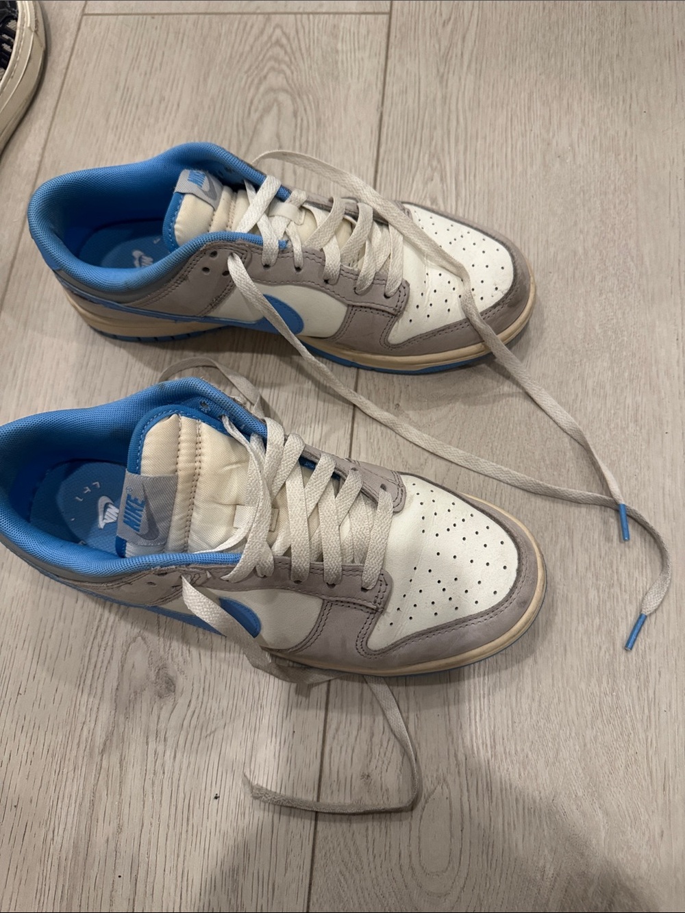 Nike Low-Top Sneakers in White, Gray & Blue